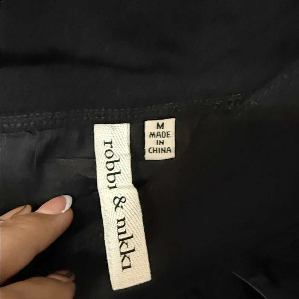 Chic Black Layered Mini Skirt - Picture 3 of 4